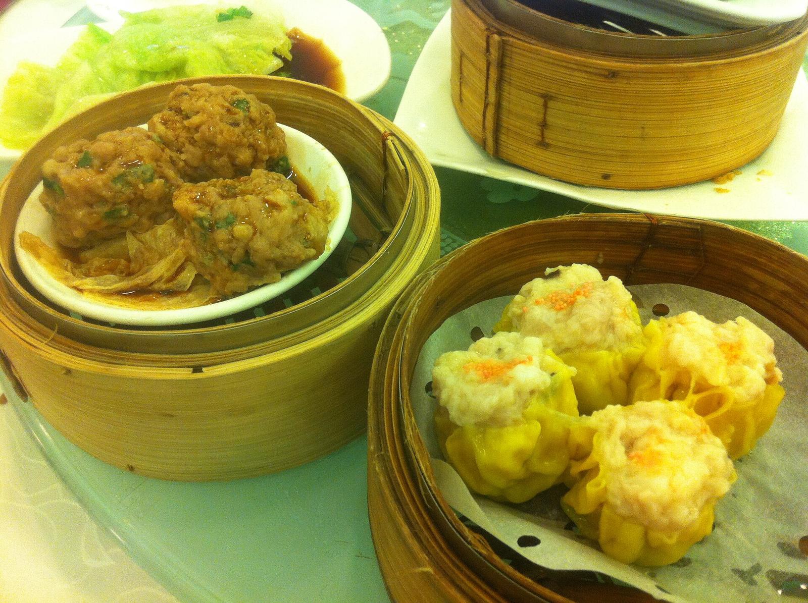 Hong Kong Diners Discover Top Dim Sum Spots Across Districts