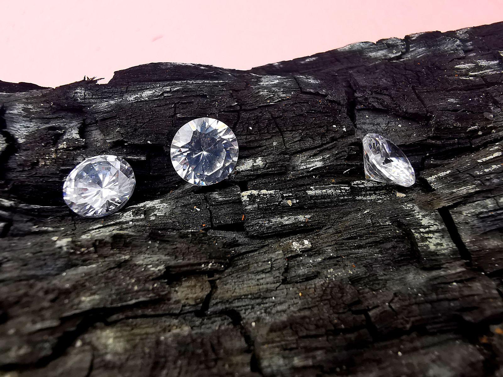Younger Hong Kong Consumers Demand Transparency, Reshaping Luxury Diamond Market
